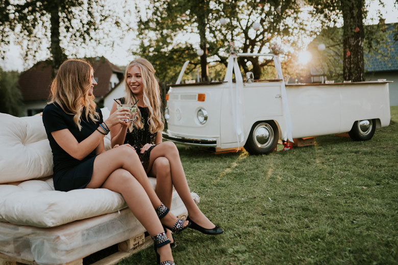 Bulli Mietbar Elfi bei einer Hochzeit am Radsberg als Outdoor Bar