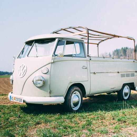 Bulli-Mietbar Pritsche schraeg Bullibar